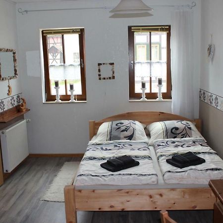 Ferienwohnung Schwarz Benshausen ภายนอก รูปภาพ